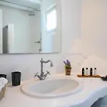 Paradise Estate Mykonos - Views, Party, Memories 2026 לינה וארוחת בוקר פאראגה