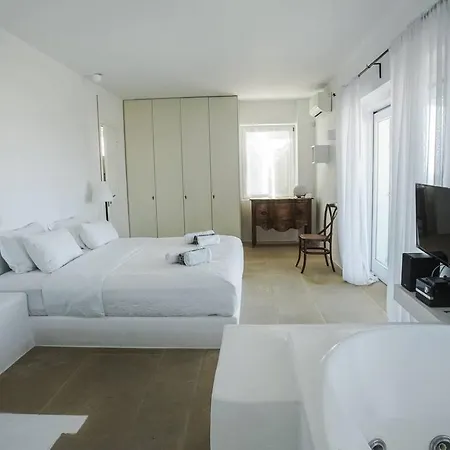 Alojamento de Acomodação e Pequeno-almoço Delilah - Paradise Estate Mykonos - Views, Party, Memories 2026 4*