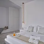 Paradise Estate Mykonos - Views, Party, Memories 2026 4* Strand Paraga