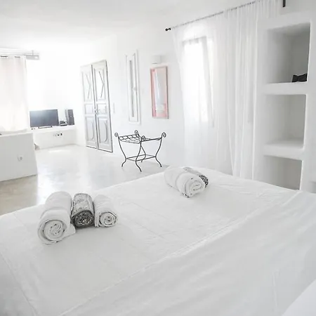 Delilah - Paradise Estate Mykonos - Views, Party, Memories 2026 Bed & Breakfast 4*