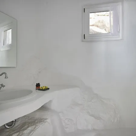 Nocleg ze śniadaniem Delilah - Paradise Estate Mykonos - Views, Party, Memories 2026